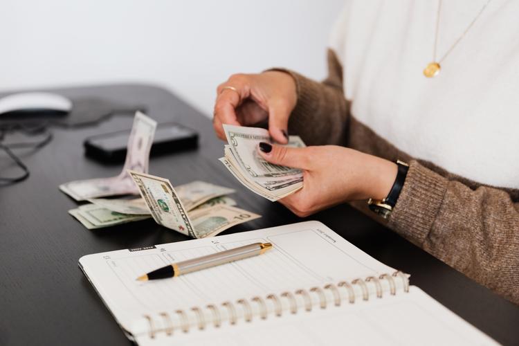 tuition-re-imbursement-vs-loan-repayment-help