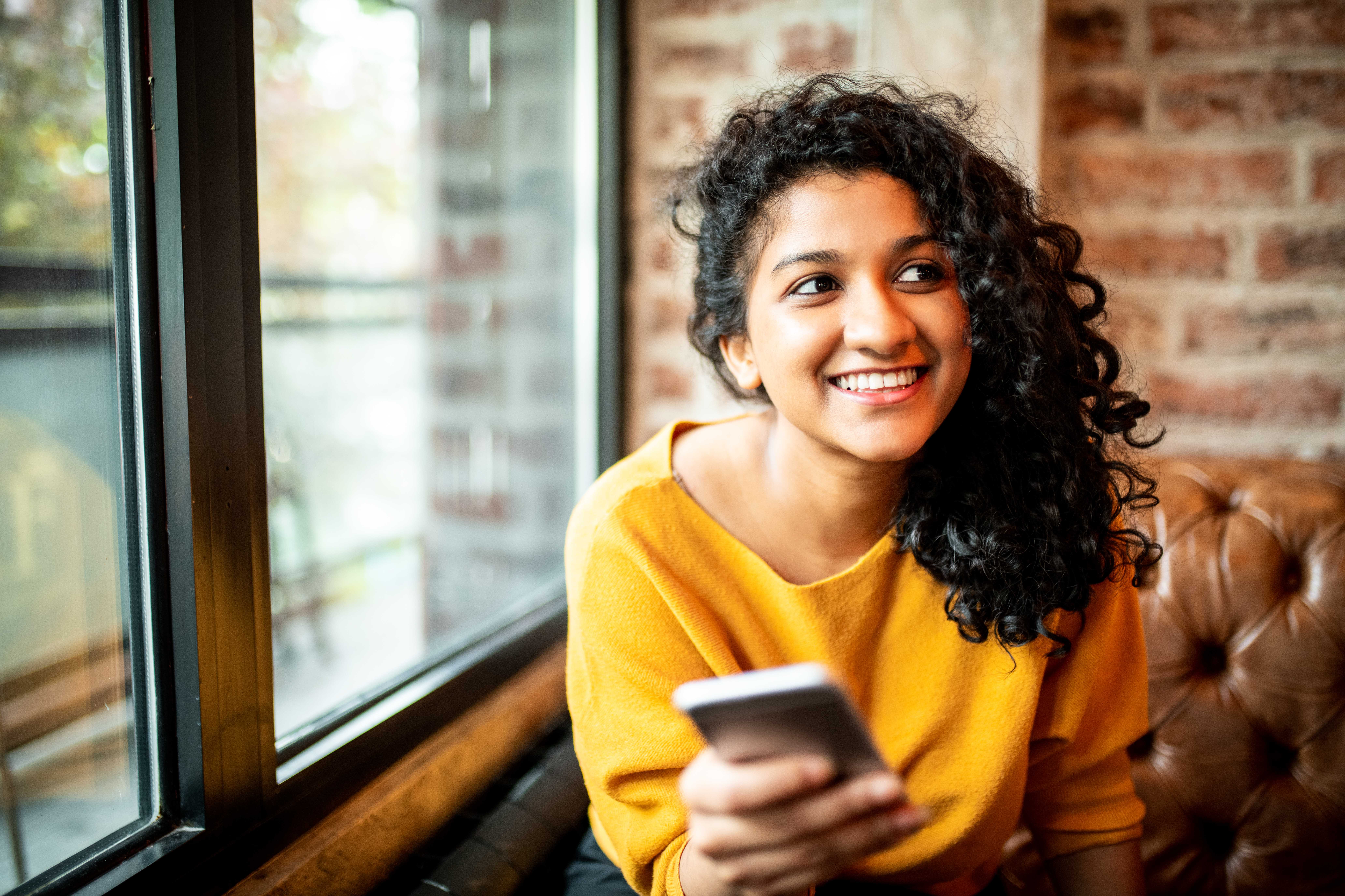 Personne utilisant son téléphone